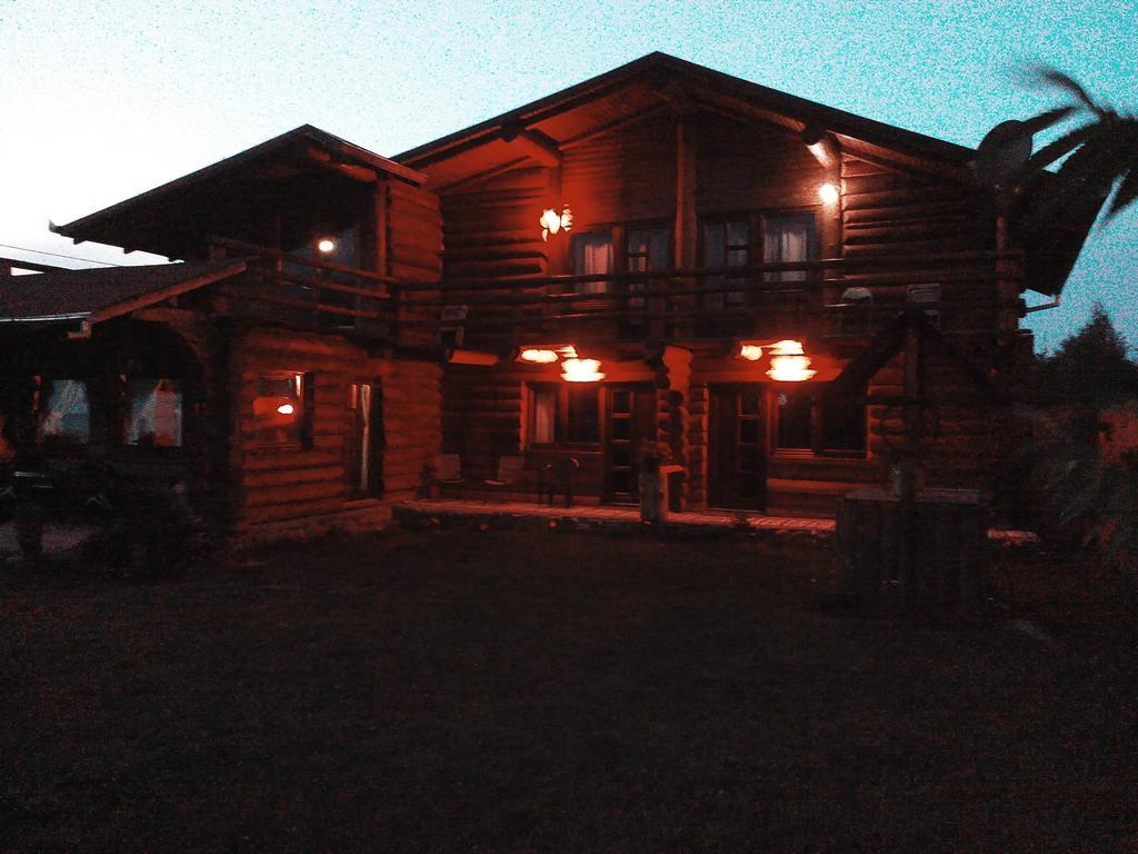 Sîmbăta de Sus Casa Muntelui - Sambata旅馆 外观 照片